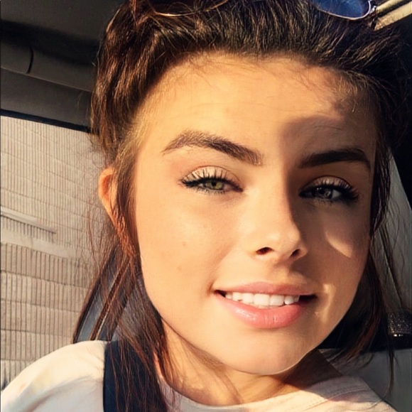 Meet your Posher, Tara - Picture 4 of 4